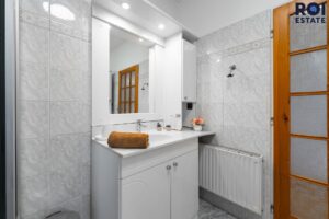 Rodinné sídlo u lesa | 3 509 m² soukromí | Bazén, sauna, 2 garáže | Ochoz u Brna
