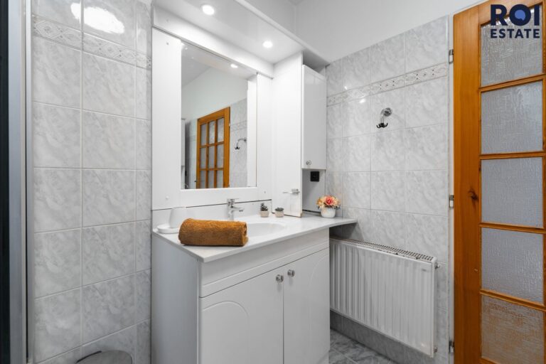 Rodinné sídlo u lesa | 3 509 m² soukromí | Bazén, sauna, 2 garáže | Ochoz u Brna
