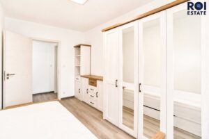 Pronájem moderního bytu 4+kk se zahradou – V Zátiší, Unhošť