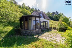 Rodinné sídlo u lesa | 3 509 m² soukromí | Bazén, sauna, 2 garáže | Ochoz u Brna