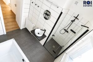 Pronájem rodinného domu 82 m² se zahradou 992 m² a terasou, Statenice