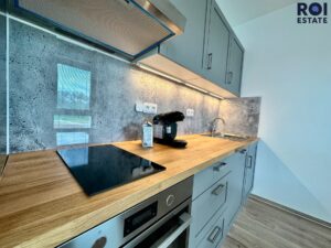 Pronájem moderního bytu 1+kk,  33 m² – Kuřim vč. parkovacího stání