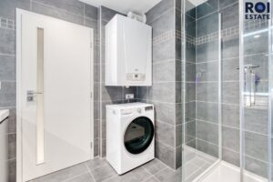 Pronájem luxusního bytu 3+kk, 80 m² – Moravany s garáží a venkovním parkovacím stáním!