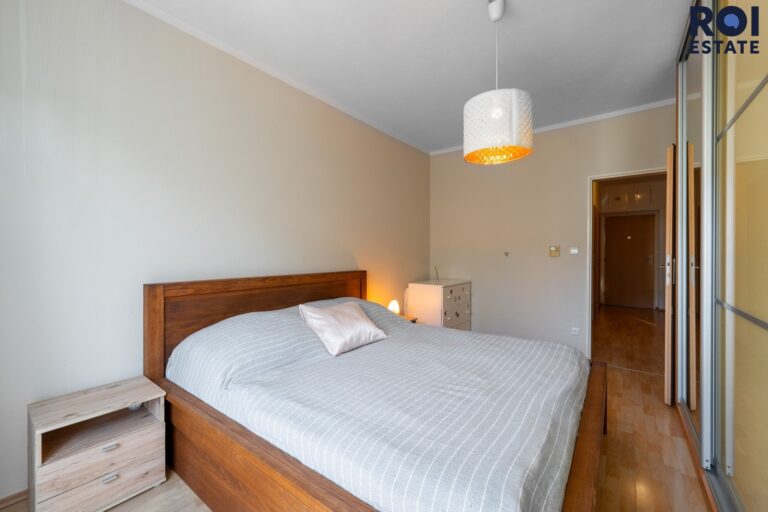 Prodej prosvětleného bytu 2+kk s balkonem a klimatizací – Brno, Komárov