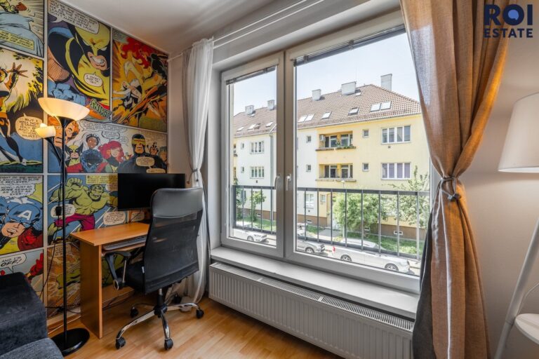 Prodej prosvětleného bytu 2+kk s balkonem a klimatizací – Brno, Komárov