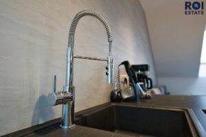 Pronájem luxusního bytu 3+kk, 80 m² – Moravany s garáží a venkovním parkovacím stáním!