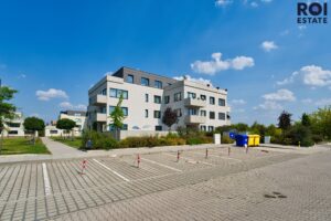 Pronájem bytu 3+kk s garážovým stáním a terasou,  65 m² – Horoměřice