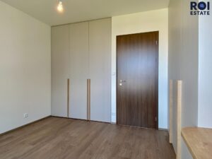 Pronájem, Byty 2+kk, s garážovým stáním a balkónem,  52m² – Praha – Hloubětín