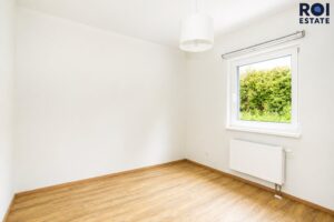Pronájem rodinného domu 82 m² se zahradou 992 m² a terasou, Statenice