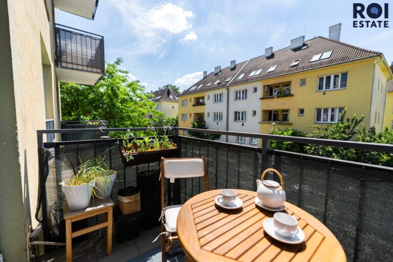 Prodej prosvětleného bytu 2+kk s balkonem a klimatizací – Brno, Komárov