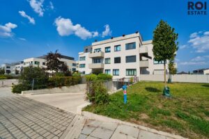 Pronájem bytu 3+kk s garážovým stáním a terasou,  65 m² – Horoměřice