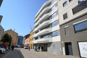 Pronájem bytu 1+ kk, 34 m² – Brno – Trnitá