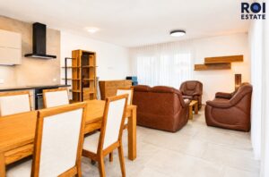 Pronájem moderního bytu 4+kk se zahradou – V Zátiší, Unhošť