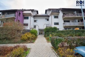 Pronájem luxusního bytu 3+kk, 80 m² – Moravany s garáží a venkovním parkovacím stáním!
