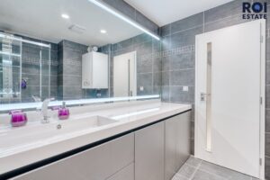 Pronájem luxusního bytu 3+kk, 80 m² – Moravany s garáží a venkovním parkovacím stáním!