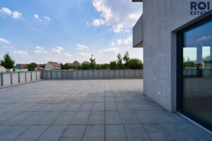 Pronájem bytu 3+kk s garážovým stáním a terasou,  65 m² – Horoměřice