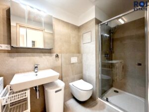 Pronájem bytu 2+kk 45 m², Brno – Líšeň, vlastní parkování, terasa