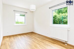 Pronájem rodinného domu 82 m² se zahradou 992 m² a terasou, Statenice