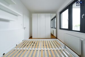 Pronájem bytu 3+kk s garážovým stáním a terasou,  65 m² – Horoměřice