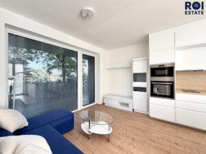 Pronájem bytu 2+kk 45 m², Brno – Líšeň, vlastní parkování, terasa