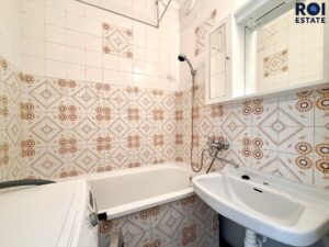 Pronájem velmi světlého a prostorného bytu 3+1 s balkonem a sklepem 77 m², Brno – Černá Pole