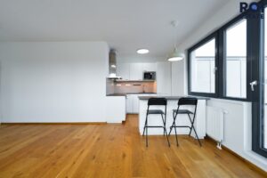 Pronájem bytu 3+kk s garážovým stáním a terasou,  65 m² – Horoměřice