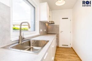 Pronájem rodinného domu 82 m² se zahradou 992 m² a terasou, Statenice