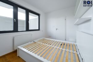 Pronájem bytu 3+kk s garážovým stáním a terasou,  65 m² – Horoměřice