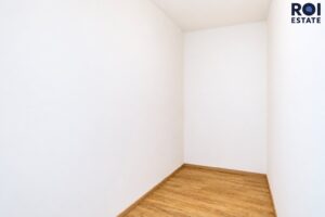 Pronájem rodinného domu 82 m² se zahradou 992 m² a terasou, Statenice