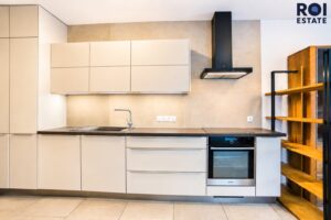 Pronájem moderního bytu 4+kk se zahradou – V Zátiší, Unhošť