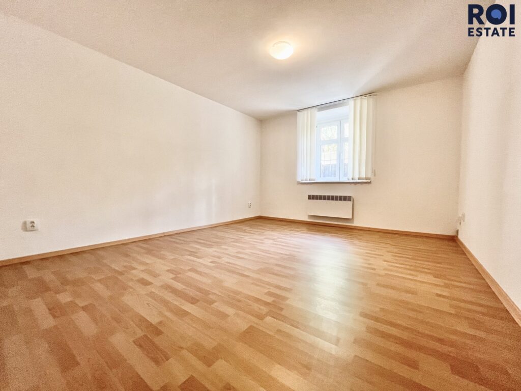 Pronájem bytu 1+1, 26 m² se zahradou – Kounická, Praha 10