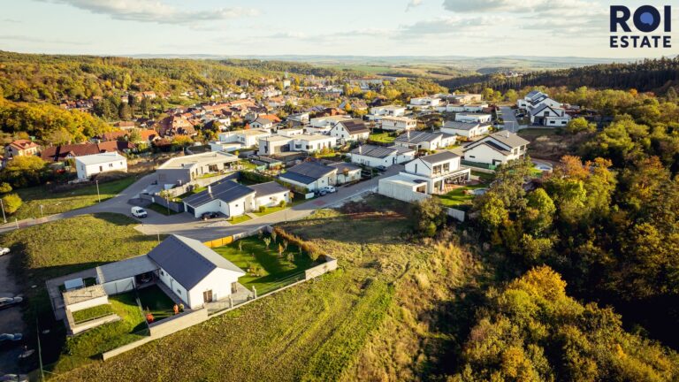 Prodej unikátního stavebního pozemku 1 324 m², Mokrá, Mokrá Horákov