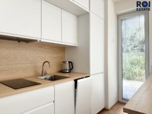 Pronájem bytu 2+kk 45 m², Brno – Líšeň, vlastní parkování, terasa