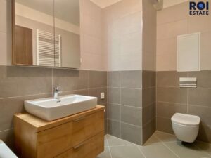 Pronájem, Byty 2+kk, s garážovým stáním a balkónem,  52m² – Praha – Hloubětín