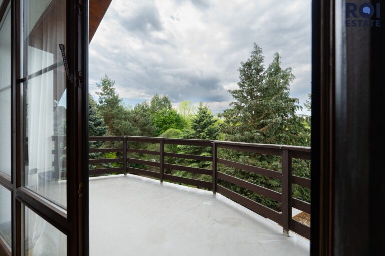 Rodinné sídlo u lesa | 3 509 m² soukromí | Bazén, sauna, 2 garáže | Ochoz u Brna