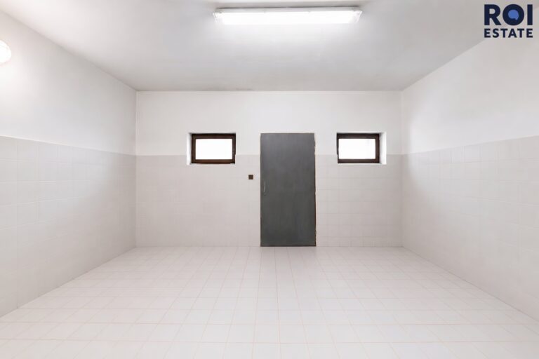 Rodinné sídlo u lesa | 3 509 m² soukromí | Bazén, sauna, 2 garáže | Ochoz u Brna
