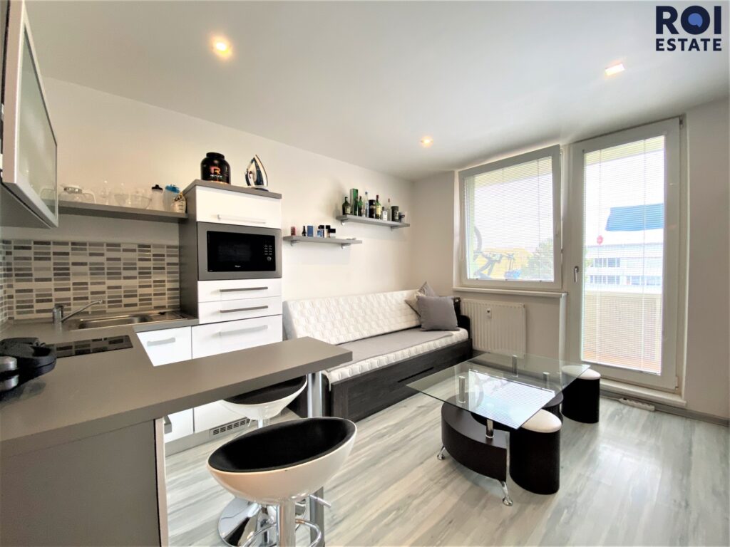 Slunný byt 1+kk s balkonem, k podnájmu 20m², Brno – Líšeň