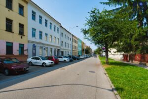 Pronájem útulného bytu1+kk s prostorným sklepem – Brno – Husovice