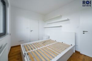 Pronájem bytu 3+kk s garážovým stáním a terasou,  65 m² – Horoměřice