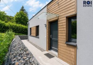 Pronájem rodinného domu 82 m² se zahradou 992 m² a terasou, Statenice