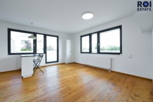 Pronájem bytu 3+kk s garážovým stáním a terasou,  65 m² – Horoměřice