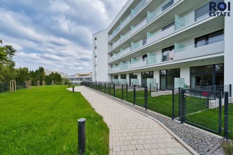 Pronájem bytu 1+kk 31 m² s výhledem do zeleně v Brně – Černá Pole