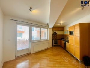 Pronájem hezkého bytu v novostavbě s balkonm a parkovacím stáním, Byty 2+kk, 48 m² – Brno – Židenice