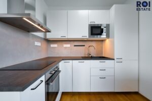 Pronájem bytu 3+kk s garážovým stáním a terasou,  65 m² – Horoměřice