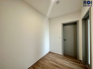 Pronájem moderního bytu 1+kk,  33 m² – Kuřim vč. parkovacího stání