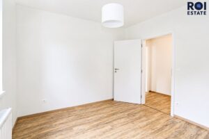 Pronájem rodinného domu 82 m² se zahradou 992 m² a terasou, Statenice