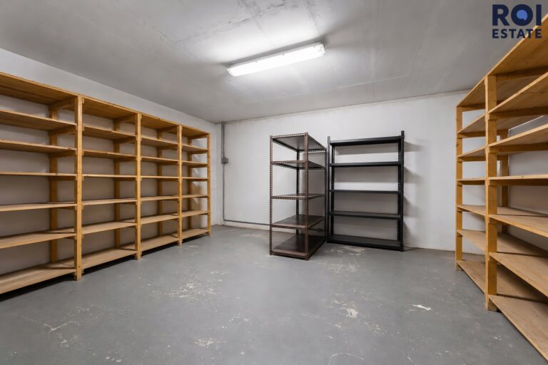 Rodinné sídlo u lesa | 3 509 m² soukromí | Bazén, sauna, 2 garáže | Ochoz u Brna