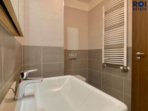 Pronájem, Byty 2+kk, s garážovým stáním a balkónem,  52m² – Praha – Hloubětín