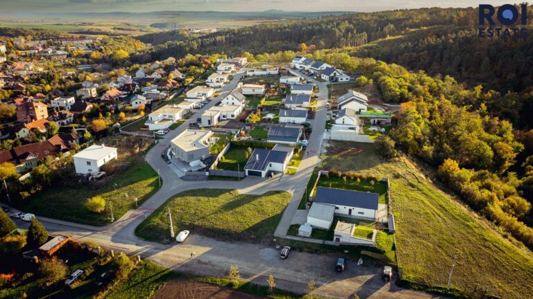 Prodej unikátního stavebního pozemku 1 324 m², Mokrá, Mokrá Horákov