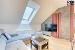 Pronájem luxusního bytu 3+kk, 80 m² – Moravany s garáží a venkovním parkovacím stáním!